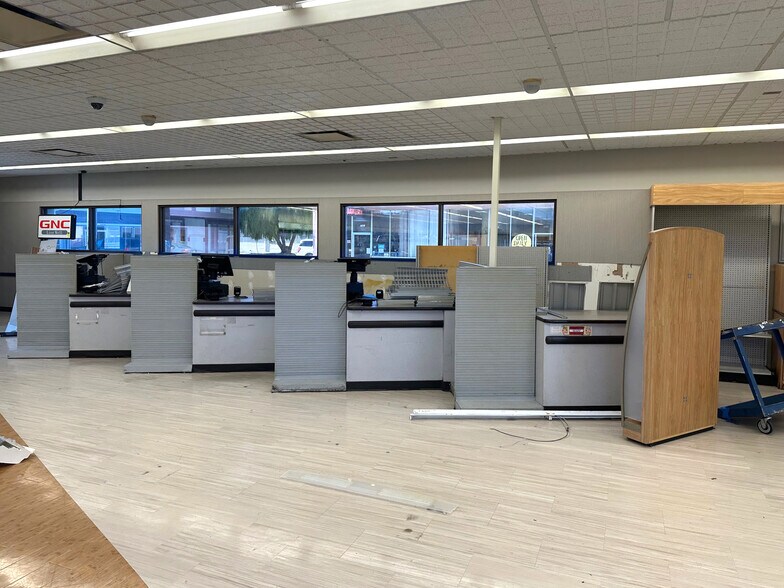 More Photos Of 411 Harris St, Eureka General Retail For Lease