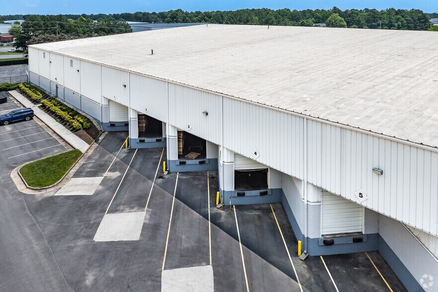 More Photos Of 1400 Cavalier Blvd, Chesapeake Warehouse For Lease