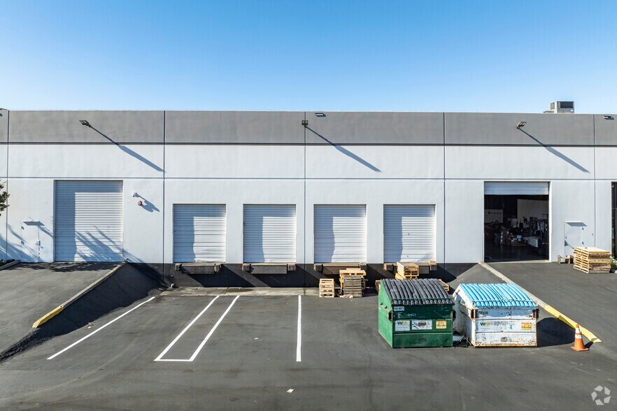 More Photos Of 1660-1678 Delta Ct, Hayward Warehouse For Lease