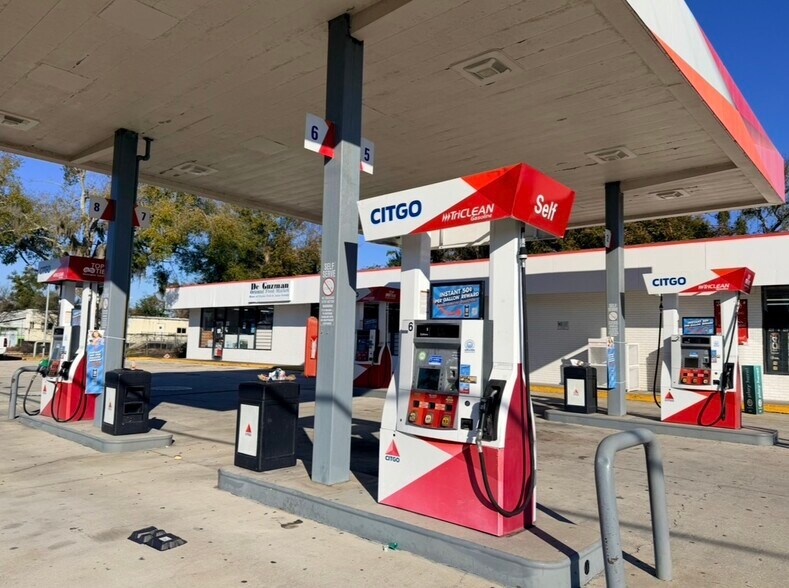 More Photos Of 8431-8433 E Colonial Dr, Orlando Service Station For Lease