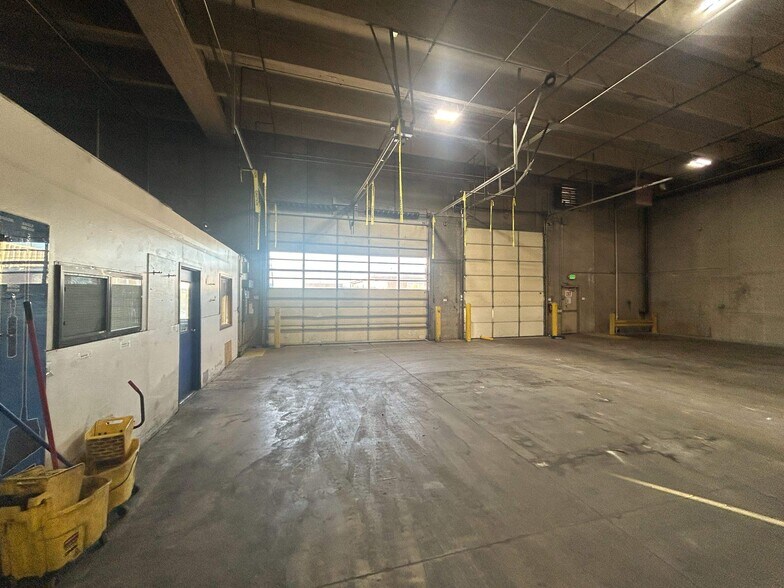 More Photos Of 3605-3625 N Stone Ave, Colorado Springs Distribution For Lease