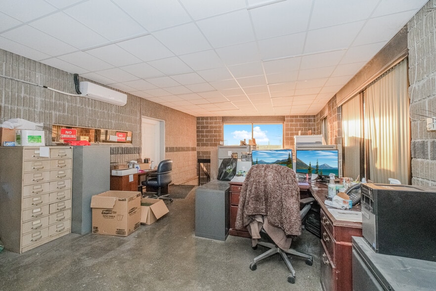 More Photos Of 436 Spencer St, Staten Island Warehouse For Lease