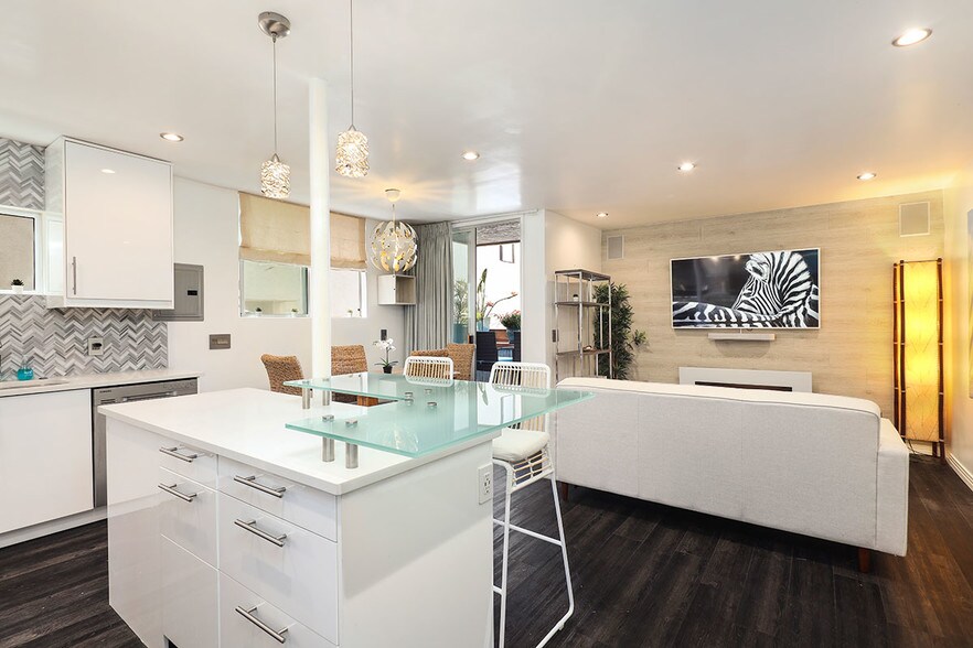 More Photos Of 472 Rosecrans Ave, Manhattan Beach Apartments For Sale