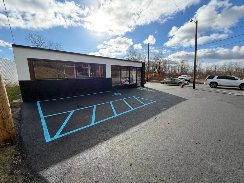 More Photos Of 1908 Scranton Carbondale Hwy, Dickson City Storefront Retail Office For Lease