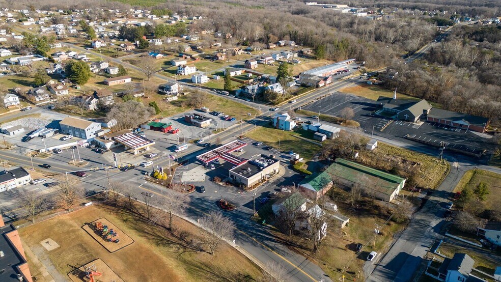 More Photos Of 601 4th St, Shenandoah Fast Food For Lease