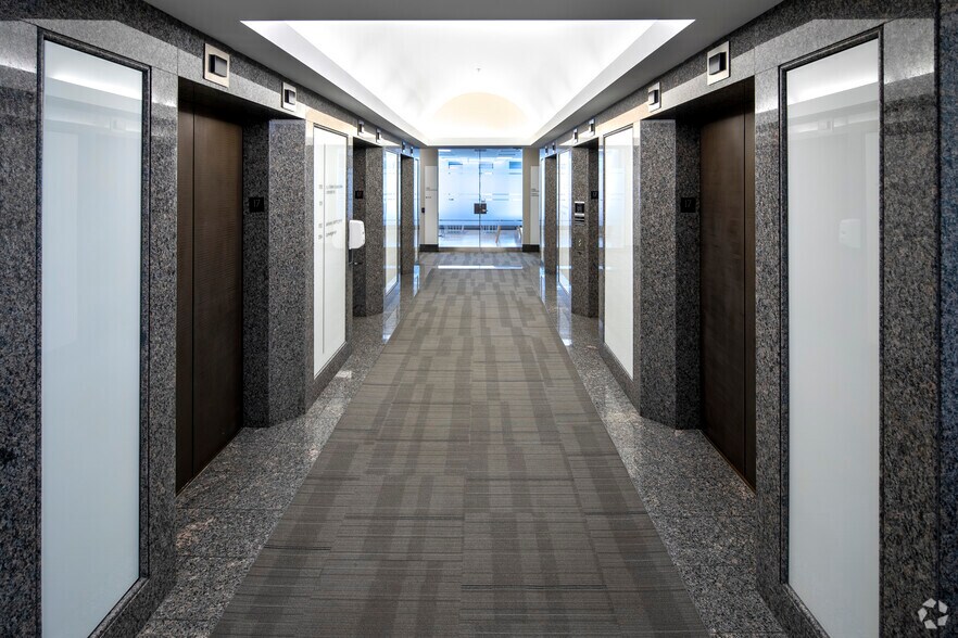 More Photos Of 110 Yonge St, Toronto Office For Lease