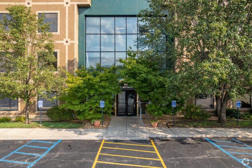 More Photos Of 4801 Cliff Ave, Independence Medical For Sale