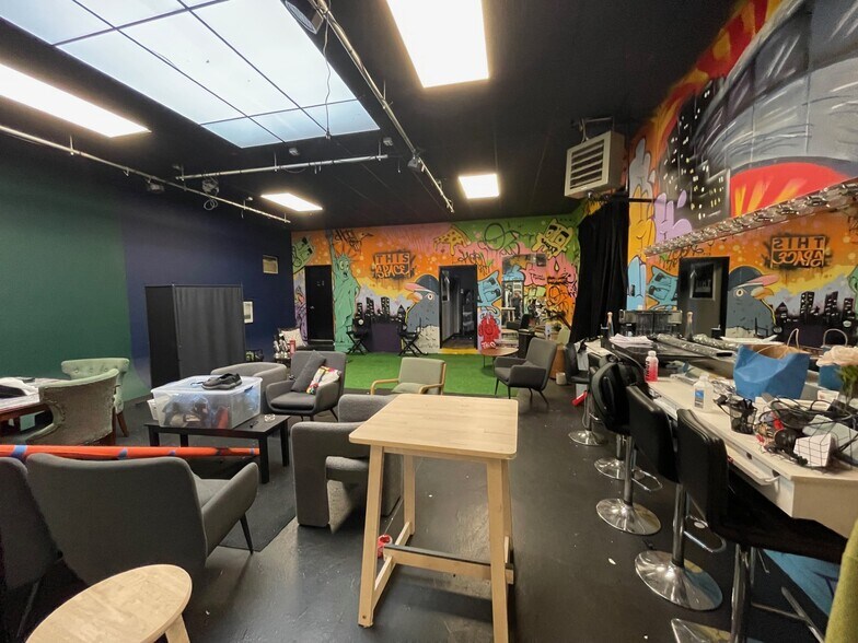 More Photos Of 3117 12th St, Astoria Storefront Retail Residential For Lease