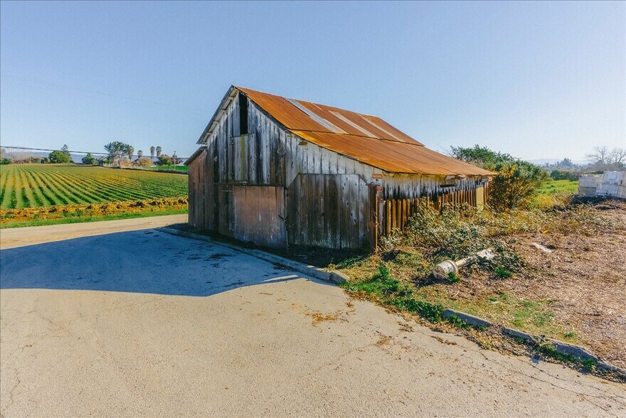 More Photos Of 371 Calabasas Rd, Watsonville Land For Sale