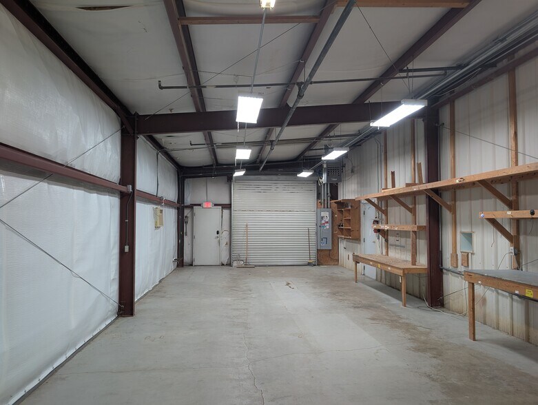 More Photos Of 4737 Adams Rd, Hixson Light Manufacturing For Lease
