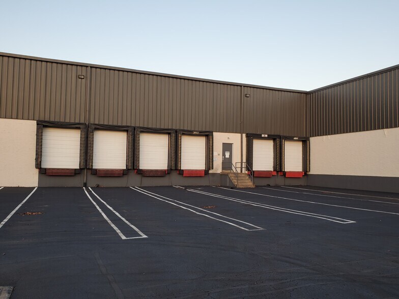 Primary Photo Of 2810 Industrial Turnpike Dr, Middletown Warehouse For Lease