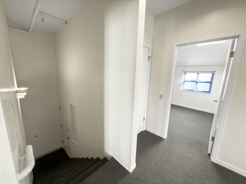More Photos Of 2974-2980 College Ave, Berkeley Apartments For Lease