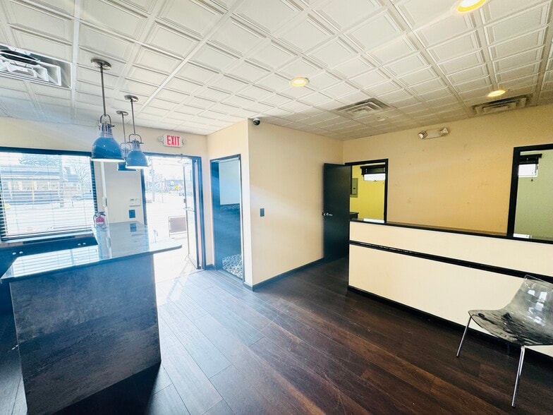 More Photos Of 816 Hempstead Tpke, Franklin Square Office For Sale