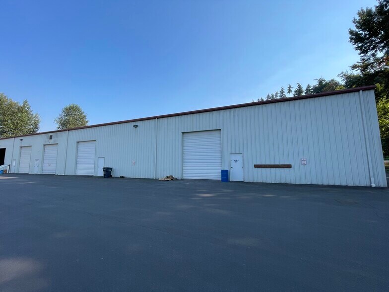 More Photos Of 14107 E Pioneer Way, Puyallup Warehouse For Lease