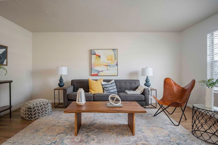 More Photos Of 275 S Fort Ln, Layton Apartments For Sale