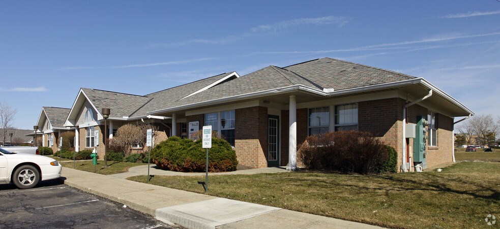 More Photos Of 800 Westpoint Pky, Westlake Unknown For Lease