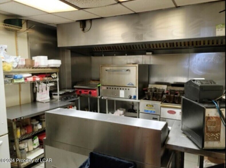 More Photos Of 319 Main St, Pittston Bar For Sale