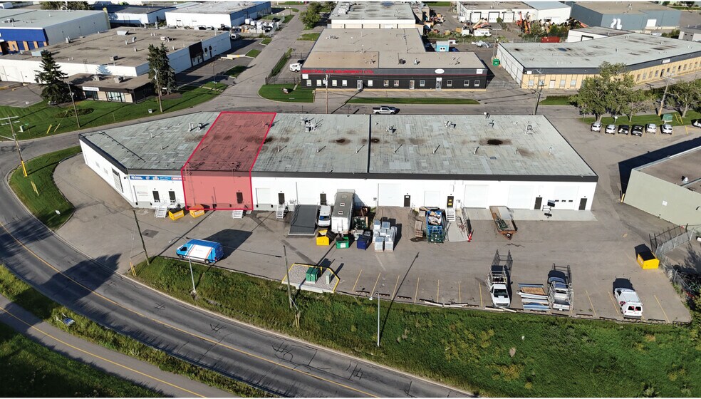 More Photos Of 1301-1313 Hastings Cres SE, Calgary Warehouse For Lease