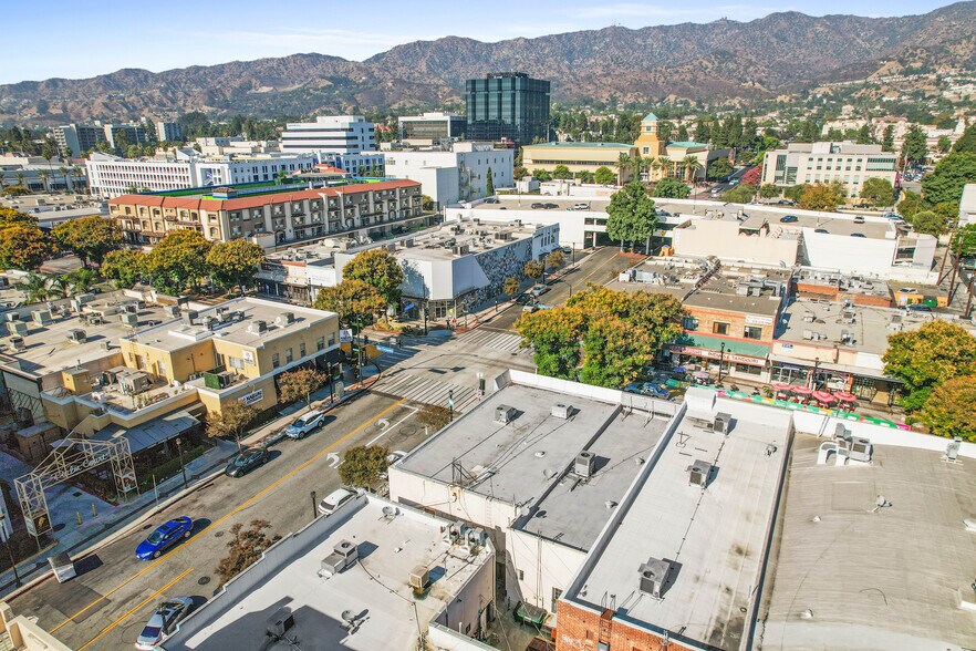 More Photos Of 147-153 N San Fernando Blvd, Burbank Storefront For Lease