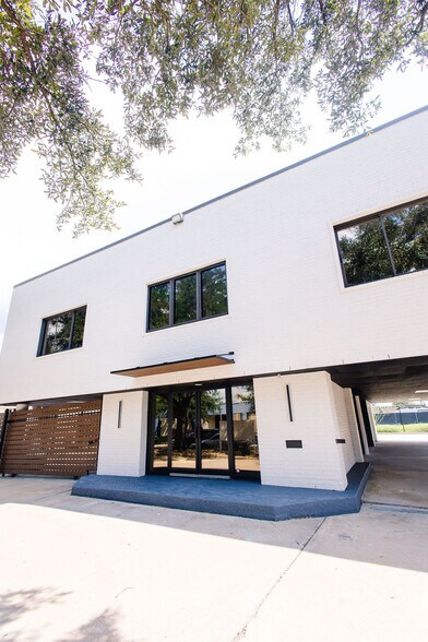 More Photos Of 8225 Westglen Dr, Houston Office For Sale