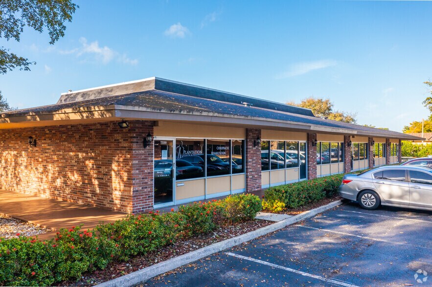 More Photos Of 7330-7350 NW 5th St, Plantation Medical For Sale