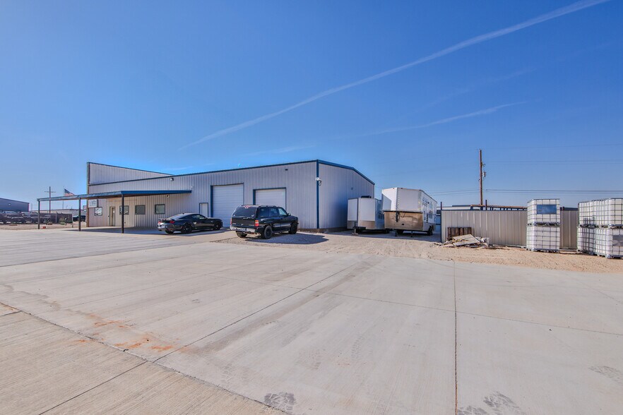 More Photos Of 12101 Geneva Ave, Lubbock Warehouse For Sale
