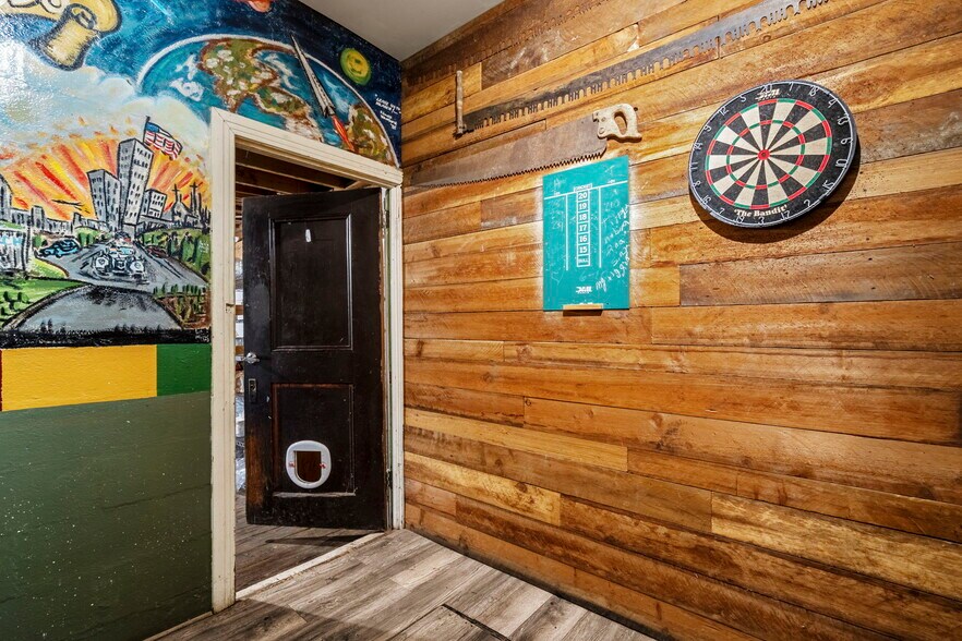 More Photos Of 12946 Avenue of the Giants, Myers Flat Storefront Retail Office For Sale