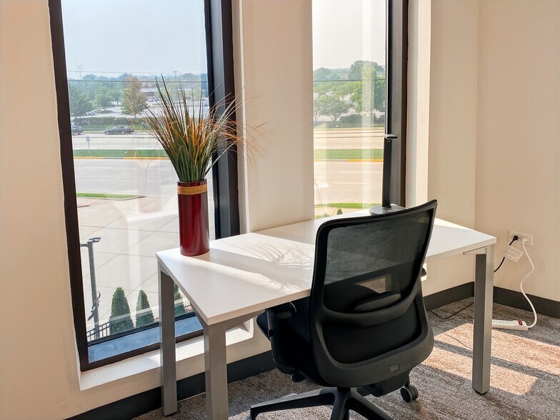 More Photos Of 17W240 22nd St, Oakbrook Terrace Coworking Space