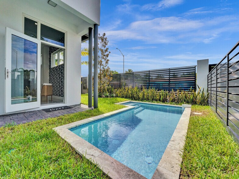 More Photos Of 1220-1226 NE 15th Ave, Fort Lauderdale Apartments For Sale