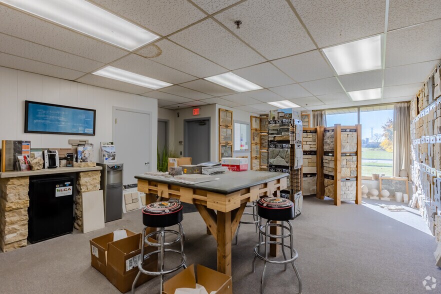 More Photos Of 180 Shepard Ave, Wheeling Warehouse For Lease