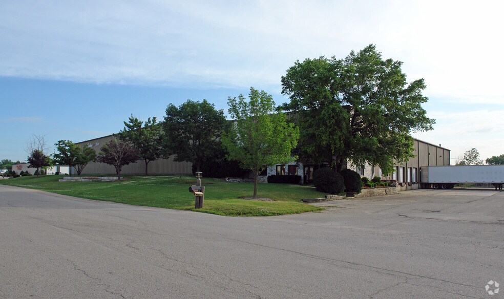 Primary Photo Of 1326 Industrial Dr, Lake in the Hills Distribution For Sale