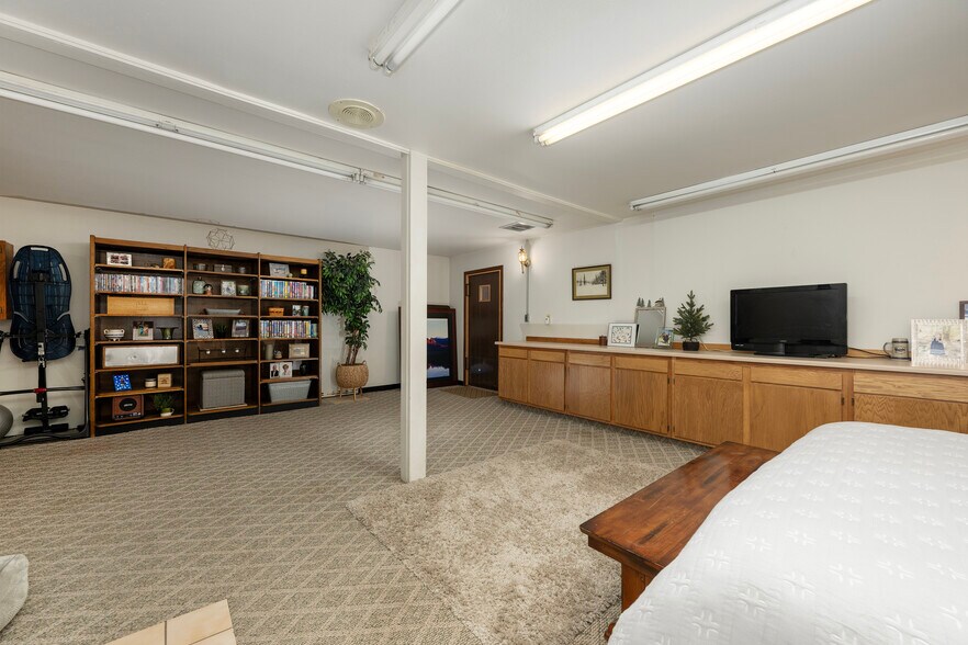 More Photos Of 312 4th Street St, Kremmling Light Manufacturing For Sale
