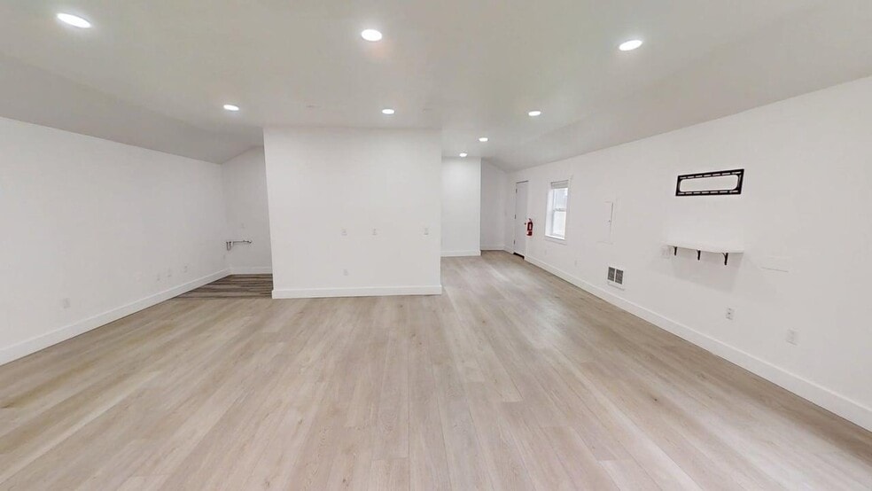 More Photos Of 11518 NE Sandy Blvd, Portland Apartments For Sale