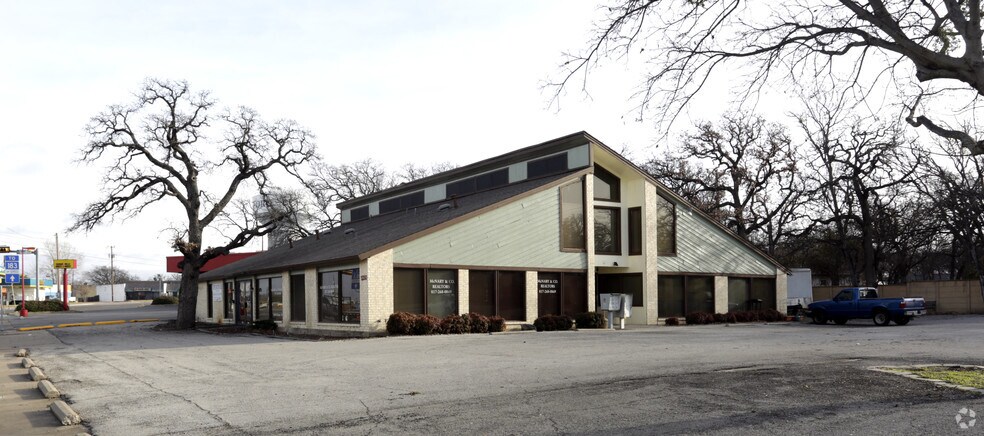 More Photos Of 1230 Brown Trl, Bedford Office For Sale