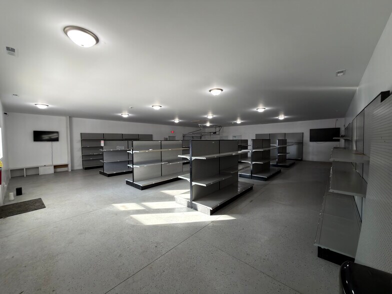 More Photos Of 205 Wiley ave, Washington General Retail For Sale