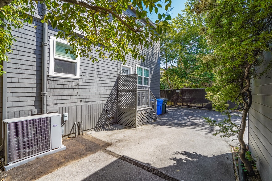 More Photos Of 1124 Douglas Ave, Burlingame Apartments For Sale