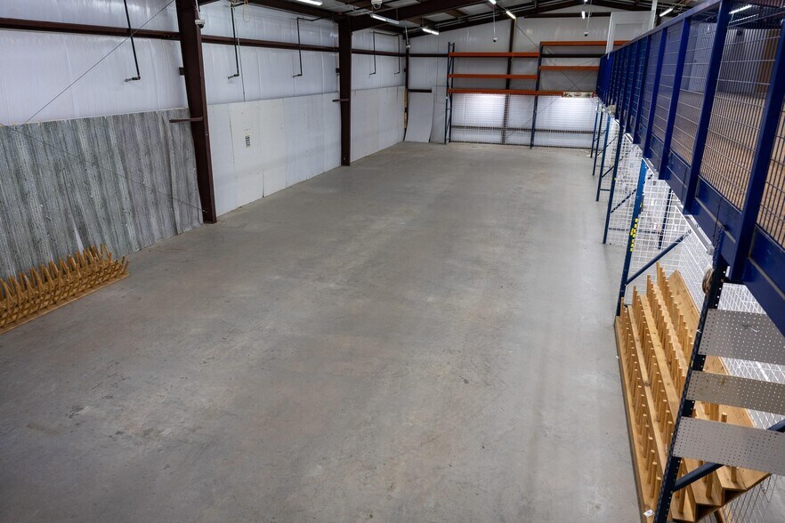 More Photos Of 2020 Fort Worth Hwy, Weatherford Freestanding For Sale