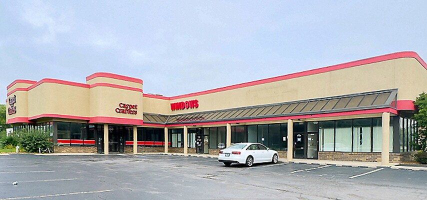 More Photos Of 629-645 E 162nd St, South Holland Storefront For Sale