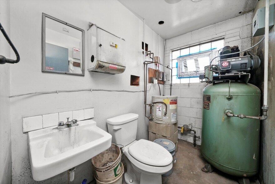 More Photos Of 108 S Batavia Ave, Batavia Auto Repair For Sale
