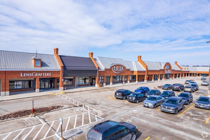 More Photos Of 16700-17000 W Bluemound Rd, Brookfield Unknown For Lease