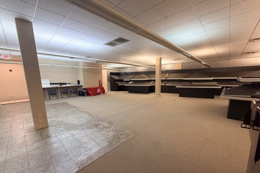 More Photos Of 4111 Founders Blvd, Batavia Manufacturing For Sale