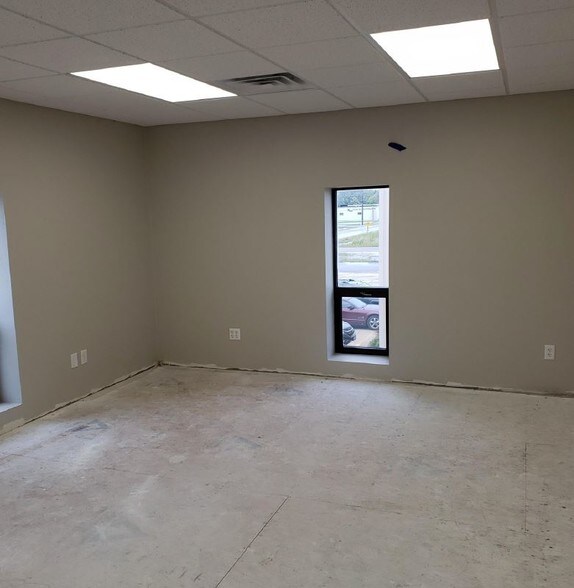 More Photos Of 951 N Perkins St, Appleton Warehouse For Lease