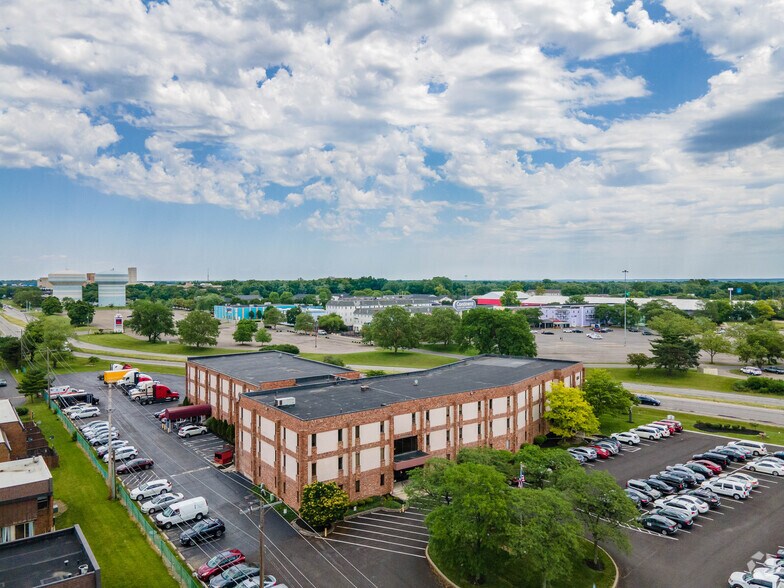 More Photos Of 6161 Busch Blvd, Columbus Office For Lease