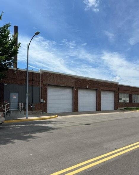 More Photos Of 220 E 14th Ave, North Kansas City Distribution For Lease