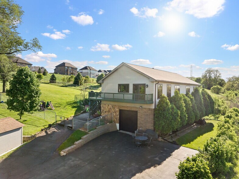 More Photos Of 12820 Main St, Lemont Showroom For Sale