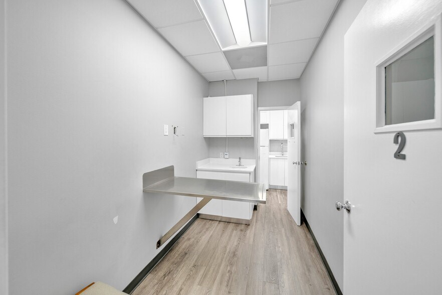 More Photos Of 4000 Burke Station Rd, Fairfax Veterinarian Kennel For Lease