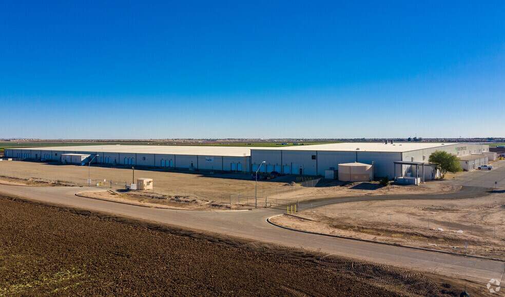 More Photos Of 2801 N Main St, San Luis Warehouse For Lease