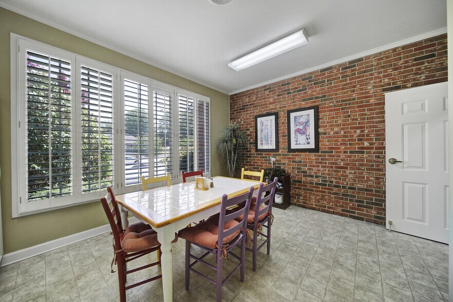 More Photos Of 312 N Main St, Lancaster Office For Lease