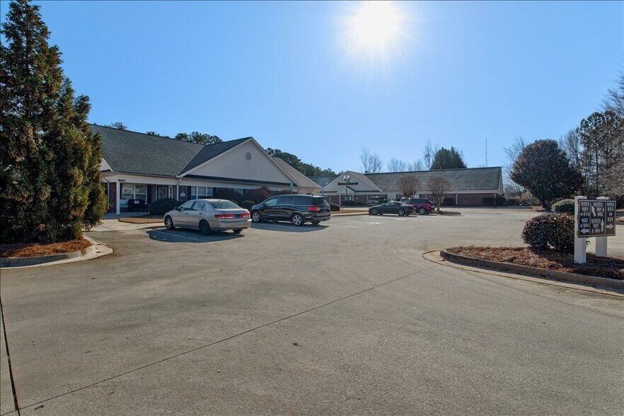 More Photos Of 801-814 Pavilion Ct, McDonough Office For Lease