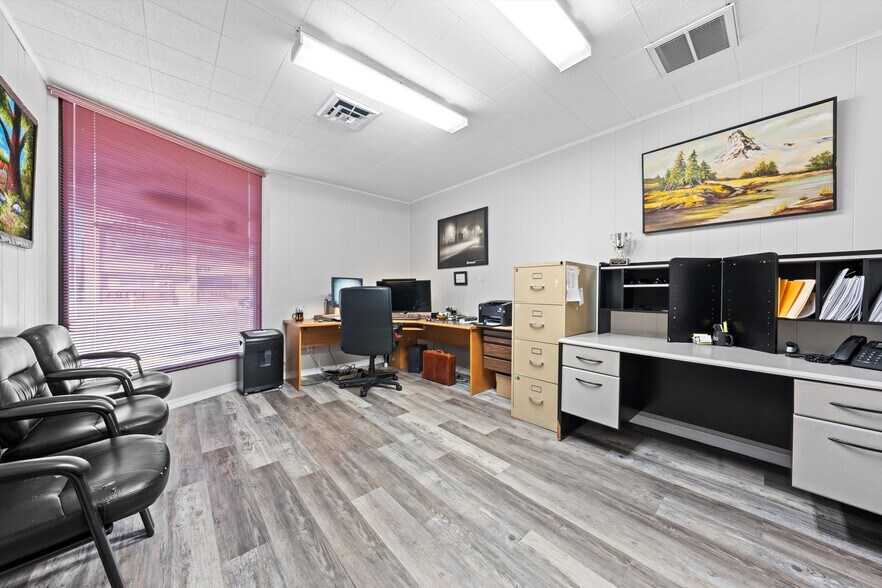 More Photos Of 11 S Cascade St, Kennewick Office For Sale